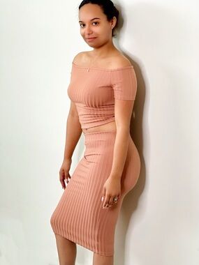 Ribbed Midi Skirt in Dusty Rose - Women's Skirt